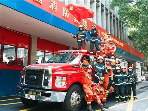Las coloridas actividades del Departamento de Bomberos de Hangzhou han pintado el cuadro magnífic...